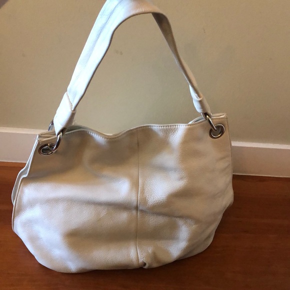 Calvin Klein White Leather Shoulder Bag - Picture 6 of 10